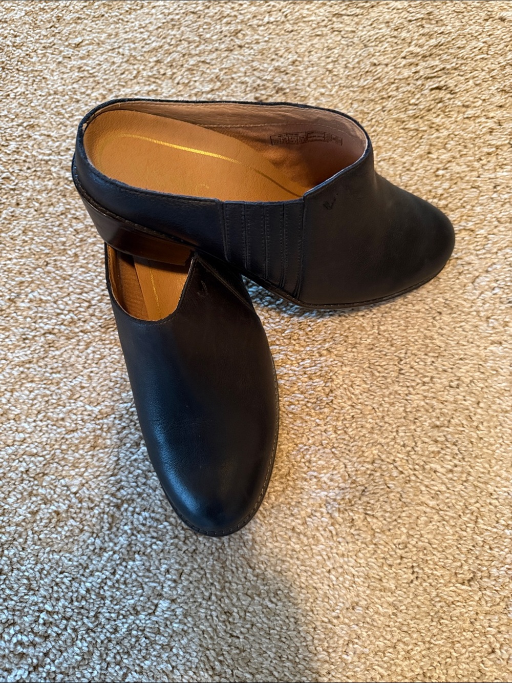 Vionic Black Leather Mule Clogs - Picture 3 of 5